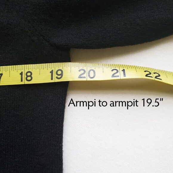 Chelsea & Theodore 100% Cashmere Heart Sweater Black and Gray Crew neck M - Picture 8 of 12